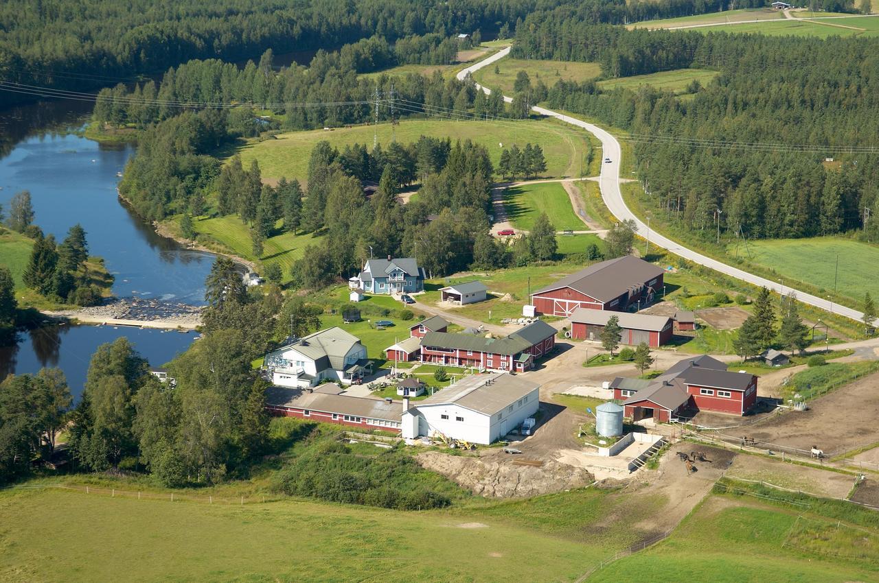 Maalaiskartano Pihkala Hotel Kestilä Exterior photo